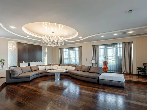 Unique Penthouse With a View to Lake - imagine 1