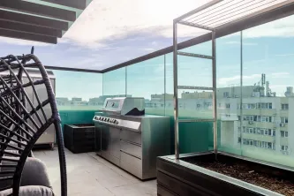 Unique Penthouse With a View to Lake - imagine 9