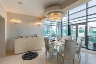 Unique Penthouse With a View to Lake - imagine 21