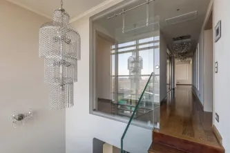 Unique Penthouse With a View to Lake - imagine 6