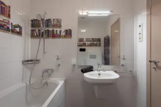 Unique Penthouse With a View to Lake - imagine 23