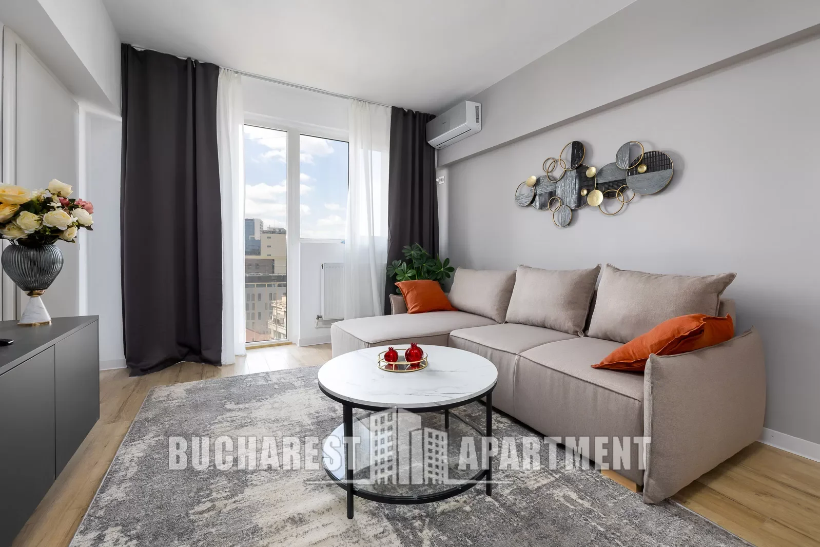 Beautiful 2 Rooms Apartment Piata Romana - imagine 1