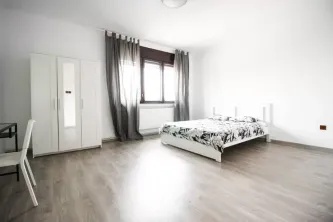 De Inchiriat 4 Camere Ultra Central - imagine 2