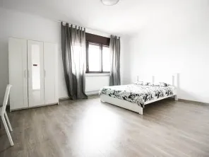 4 Rooms Central Apartment For Rent