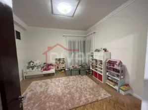 Vanzare jumatate vila arhitectura modernista Cotroceni garaje terasa 54mp - imagine 18