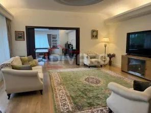 Vanzare jumatate vila arhitectura modernista Cotroceni garaje terasa 54mp - imagine 2