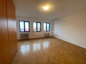 Vanzare/inchiriere vila douasprezece camere D+P+2 terasa garaj piscina Cotroceni - imagine 25