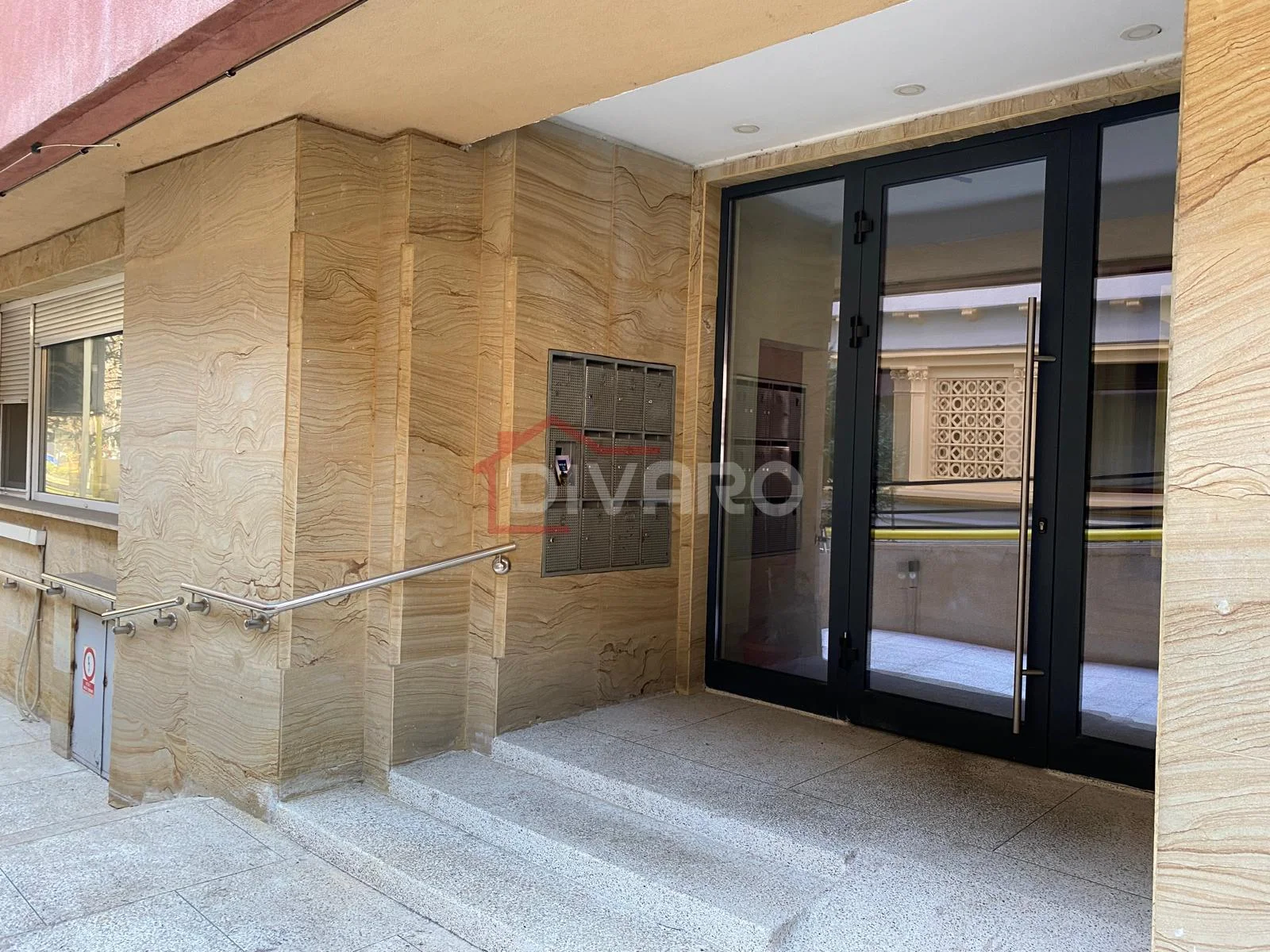 Inchiriere spatiu comercial P+1 230mp curte terasa ideal investitie Aviatorilor - imagine 1