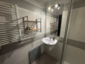 Garsonieră superba, luminoasa, cu terasa generoasa si parcare subterana – Complex Serena, sector 5 - imagine 12