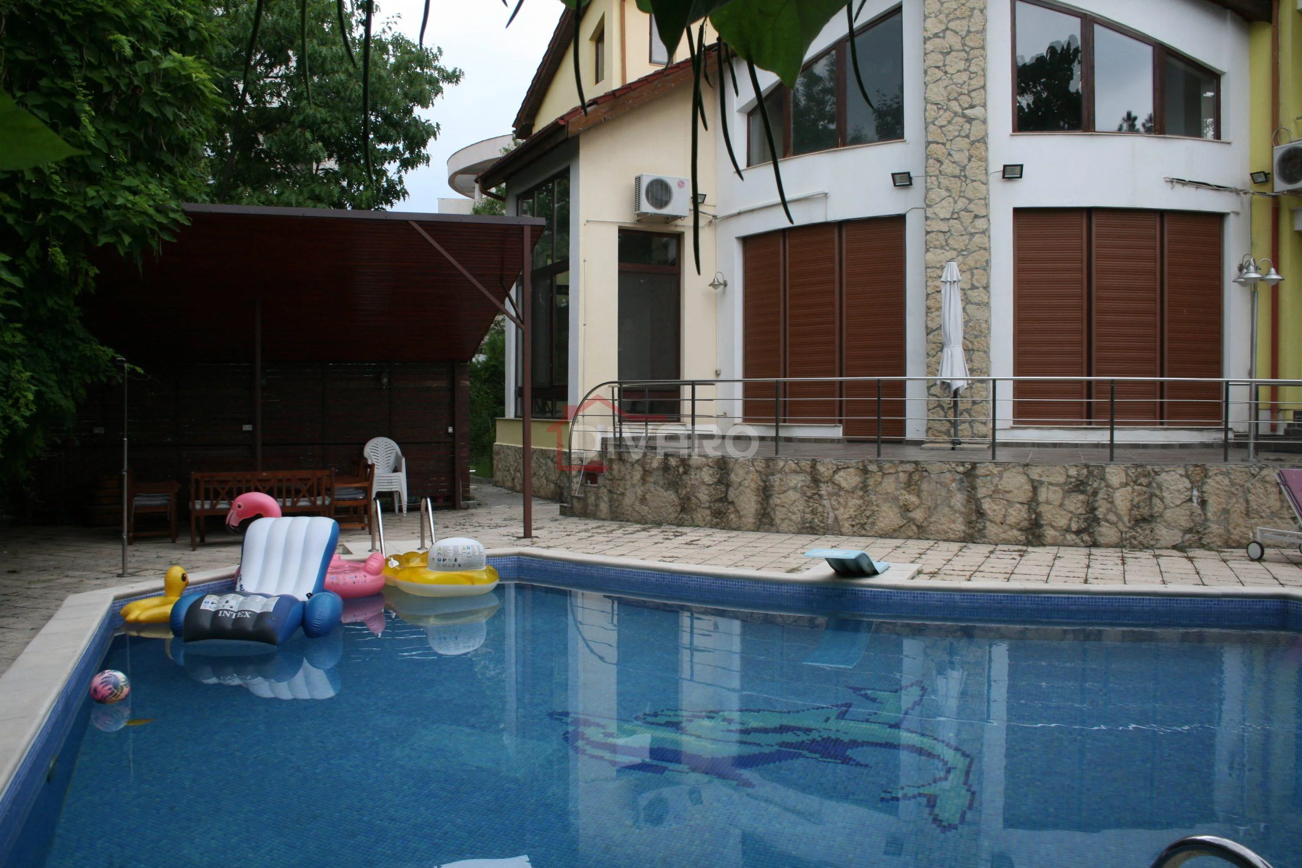 Vanzare/inchiriere vila D+P+1+M gradina garaj piscina teren 2500mp Pipera padure - imagine 1