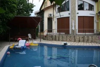 Vanzare/inchiriere vila D+P+1+M gradina garaj piscina teren 2500mp Pipera padure