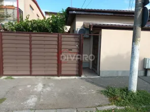 Vanzare proprietate cu doua case si intrari separate curte Giulesti - imagine 19