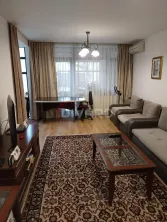 Vanzare proprietate cu doua case si intrari separate curte Giulesti