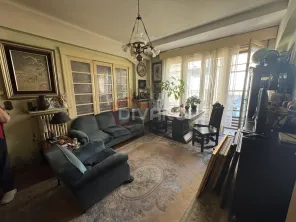 Vanzare apartament cinci camere Universitate metrou perfect pentru Airbnb