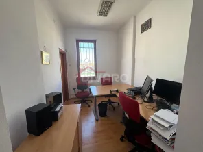 Inchiriere vila 12 camere S+P+1+M Cotroceni metrou ideal birouri - imagine 19