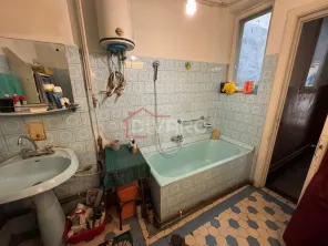 Vanzare apartament patru camere in vila cartierul Armenesc curte - imagine 17