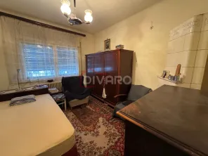 Vanzare apartament patru camere in vila cartierul Armenesc curte - imagine 3