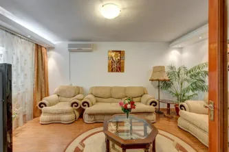 Apartament 2 camere decomandat Panduri etaj 1 bloc 1983 metrou Academie - imagine 1