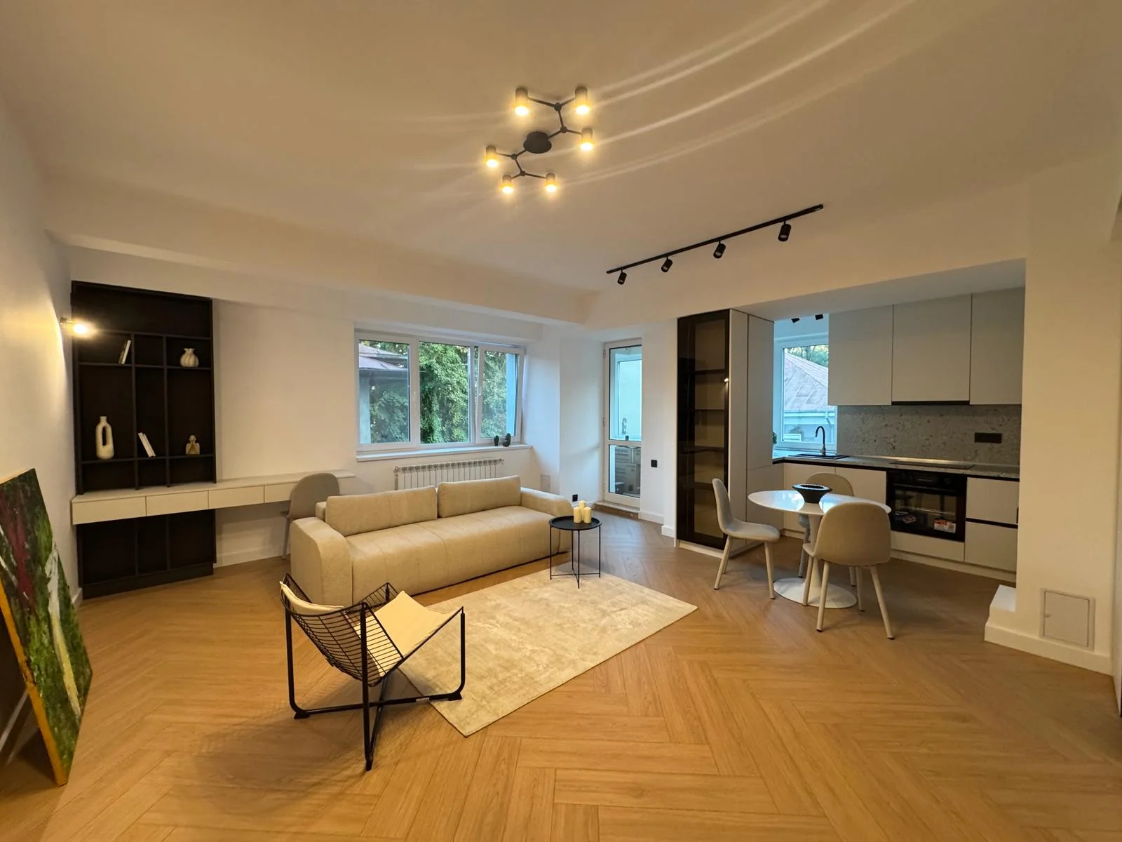Apartament 2 camere 60mp | prima inchiriere | renovat | mobilat si utilat | Cotroceni - imagine 1