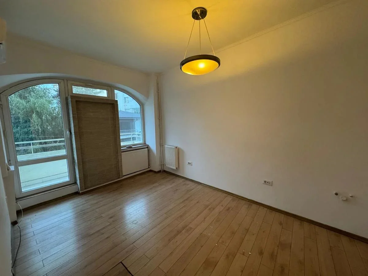 Inchiriere apartament etaj 2 in vila 2002 doua terase Cotroceni metrou Eroilor - imagine 1