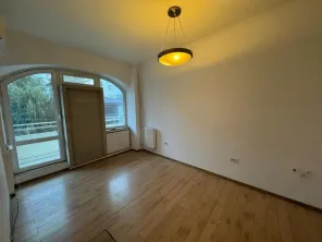 Inchiriere apartament etaj 2 in vila 2002 doua terase Cotroceni metrou Eroilor