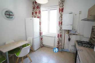 Inchiriere apartament 2 camere in vila Romana - imagine 11