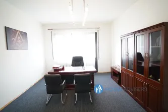 Inchiriere apartament 5 camere  in vila Romana