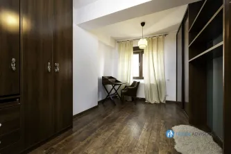 Inchiriere apartament 3 camere Romana - imagine 9