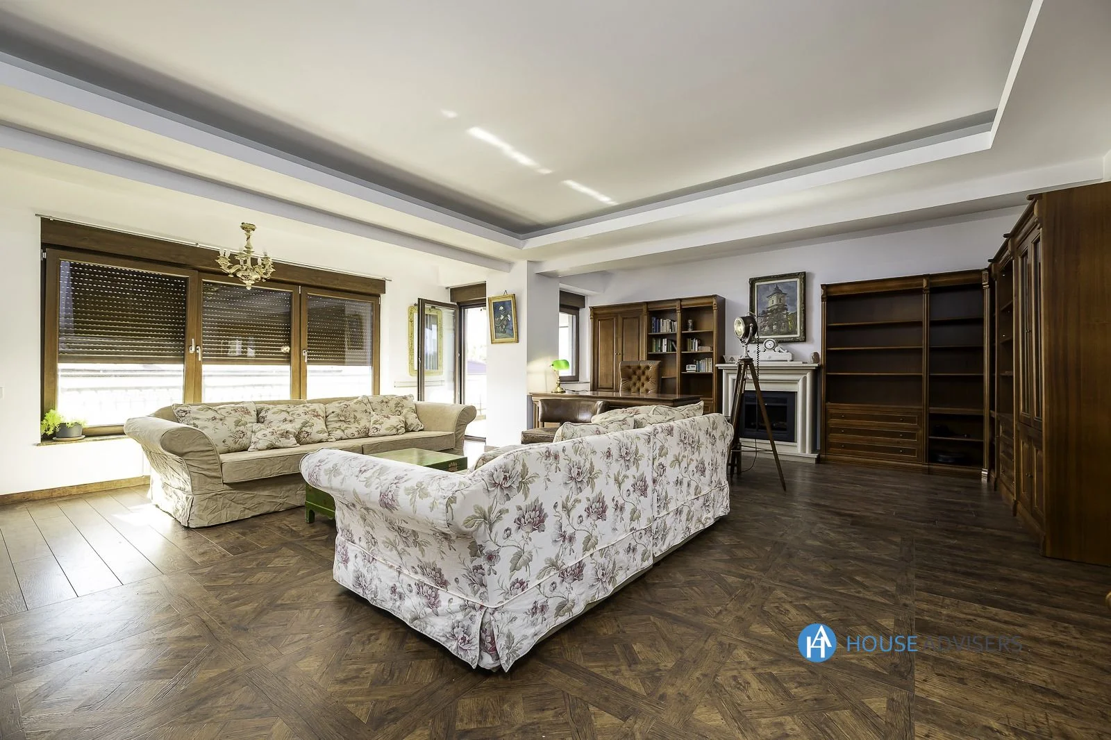 Inchiriere apartament 3 camere Romana - imagine 1