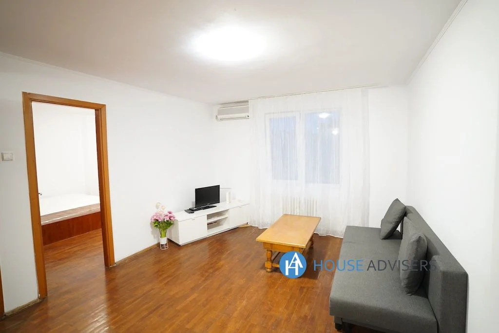 Inchiriere apartament 3 camere Romana - imagine 1