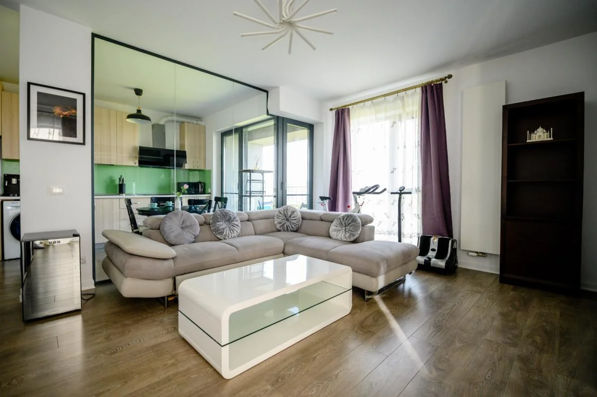 De inchiriat- 2 camere Cloud 9- 61 mp decomandat +loc parcare subteran - imagine 1