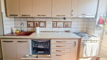Apartament 3 camere decomandat, bucatarie mobilata si utilata, 79mp - imagine 3
