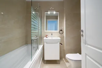 Garsoniera mobilata si utilata Central Address, cu venit lunar intre 500-900€  - imagine 14