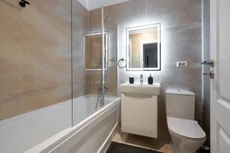 Apartament Mobilat cu Design, Central Address venit lunar intre 700-1000€   - imagine 16