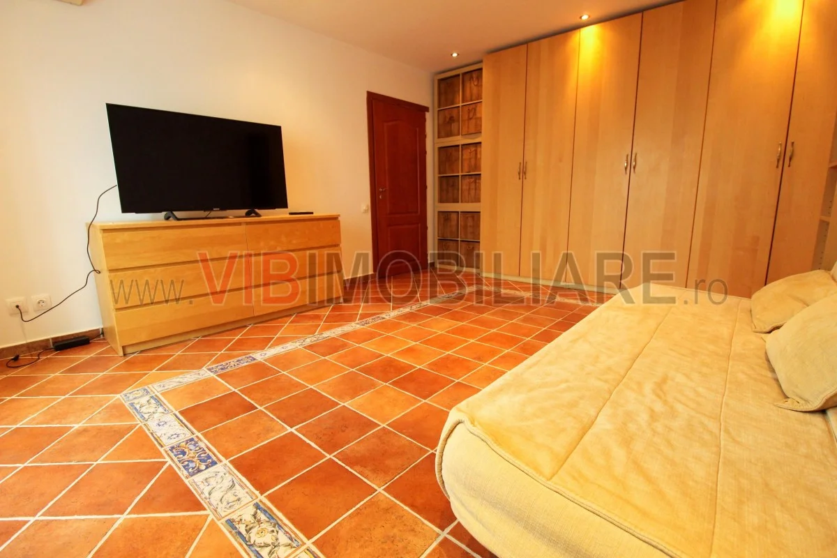 Decebal-Alba Iulia-complet renovat/mobilat-loc de parcare - imagine 1