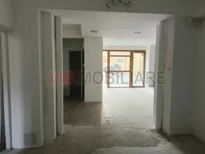 Arad - Spatiu comercial pe Metianu, parter plus etaj - imagine 6