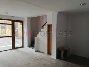 Arad - Spatiu comercial pe Metianu, parter plus etaj
