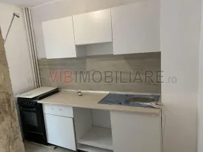 Decebal - metrou Piata Muncii - bloc mixt - studio renovat