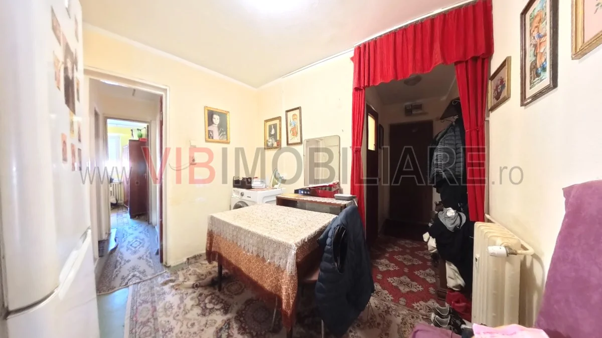 Titan - Metrou 1 Decembrie 1918  - str Vlahita - 2 camere - imagine 1