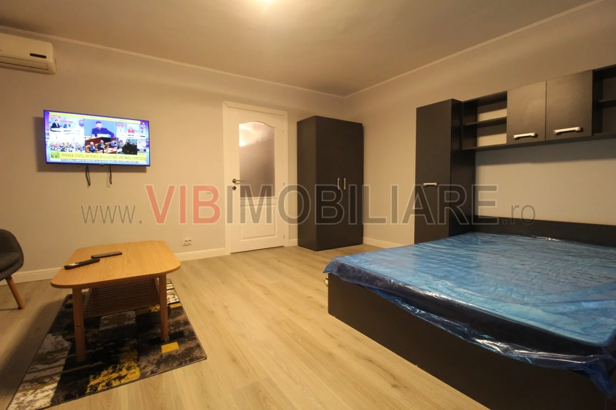 Piata Alba Iulia - Decebal - studio prima inchiriere - vedere bulevard - imagine 1