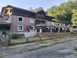 Proprietate turistică | Fost hotel | Teren 8900 mp | Aproape de Dunăre - imagine 7