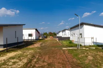 Casa cu 4 camere intabulata in ansamblu cu iesire la lac - Crevedia - imagine 23
