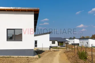 Casa cu 4 camere intabulata in ansamblu cu iesire la lac - Crevedia - imagine 22