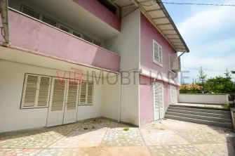 Urlati - Str Eternitatii - Vila 12 camere - teren 1081mp - 2 garaje - imagine 32