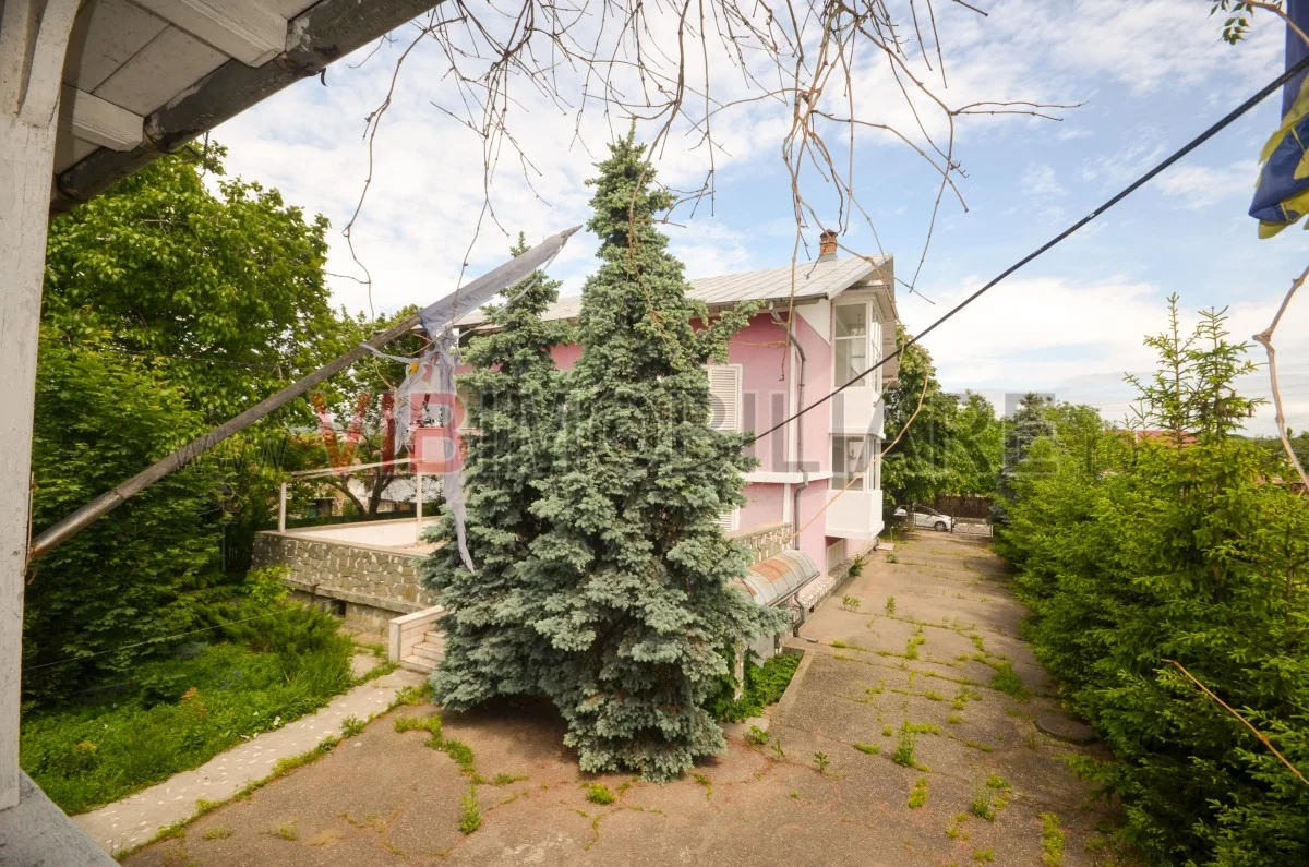 Urlati - Str Eternitatii - Vila 12 camere - teren 1081mp - 2 garaje - imagine 1