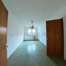 3 camere - Plaza - necesită renovare totală - imagine 6