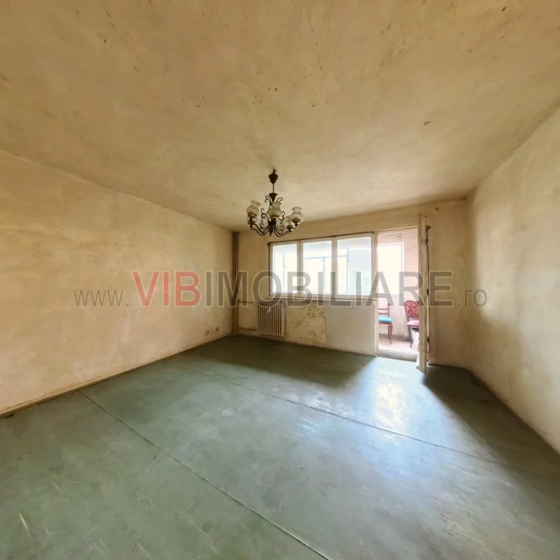 3 camere - Plaza - necesită renovare totală - imagine 1